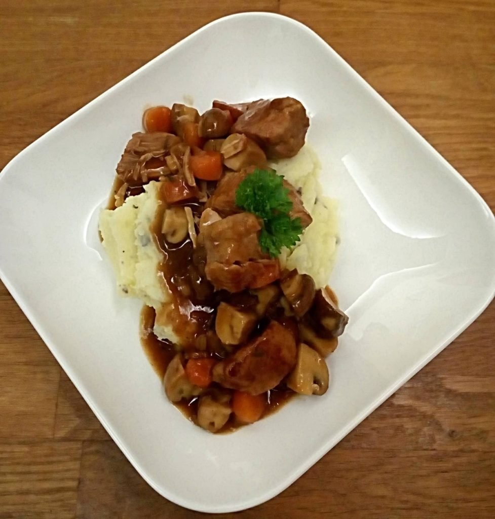 kalfsstoofpotje met marsala en truffelpuree